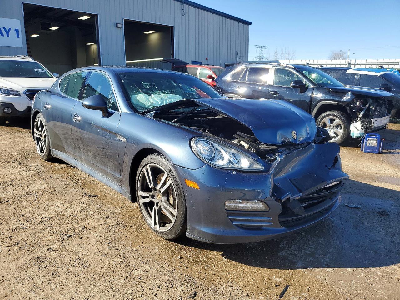2010 PORSCHE Panamera