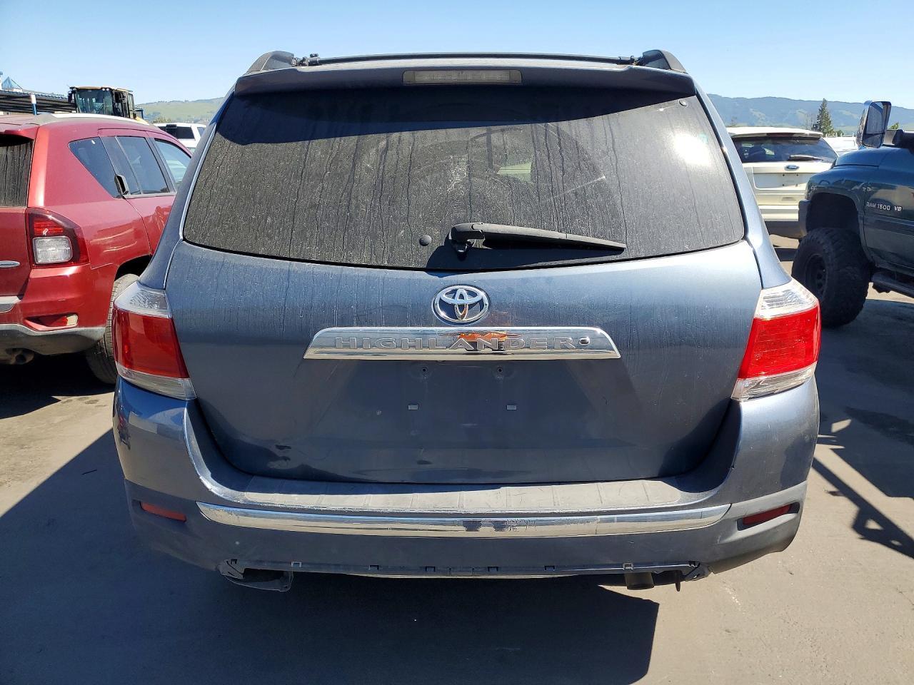 2013 TOYOTA HIGHLANDER