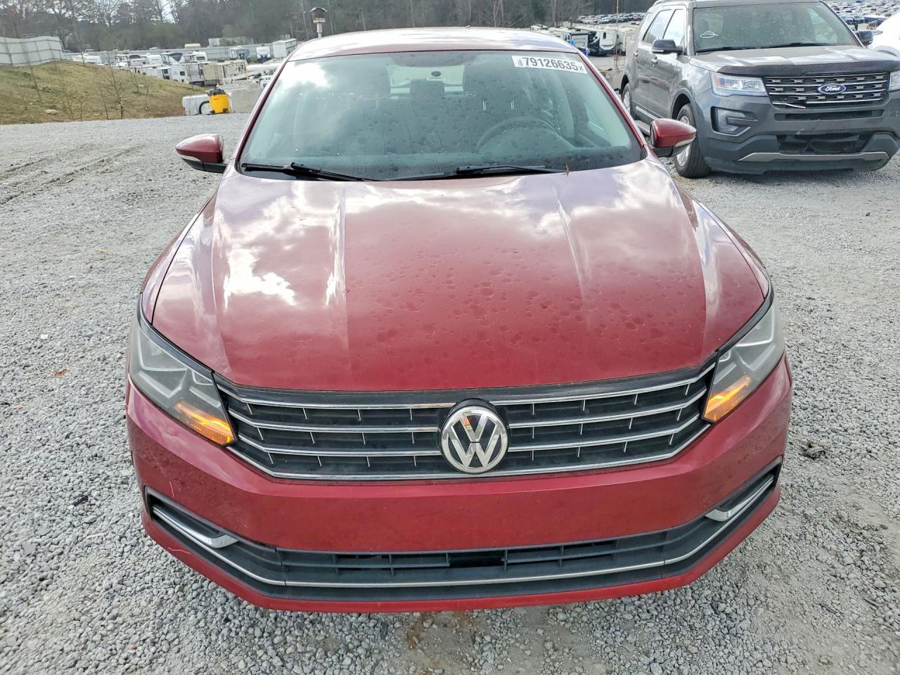 2017 VOLKSWAGEN Passat