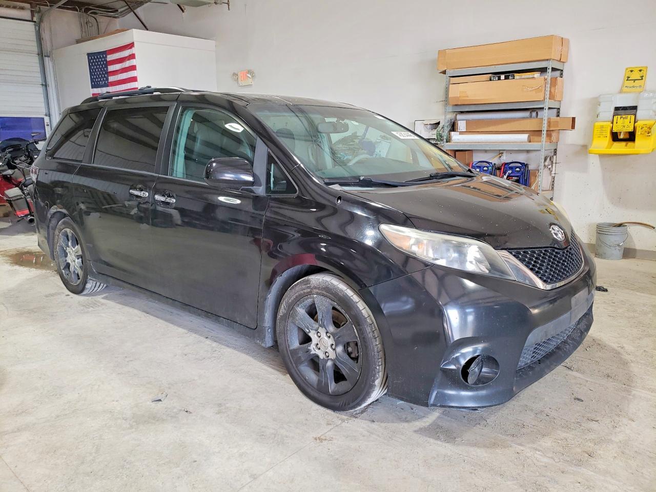 2013 TOYOTA SIENNA