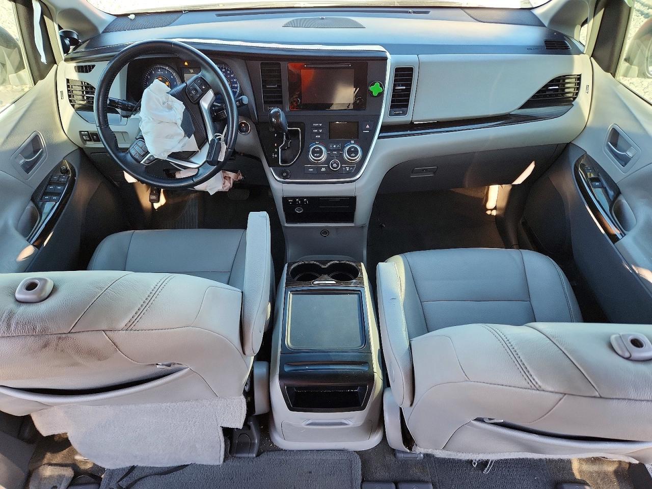 2015 TOYOTA SIENNA