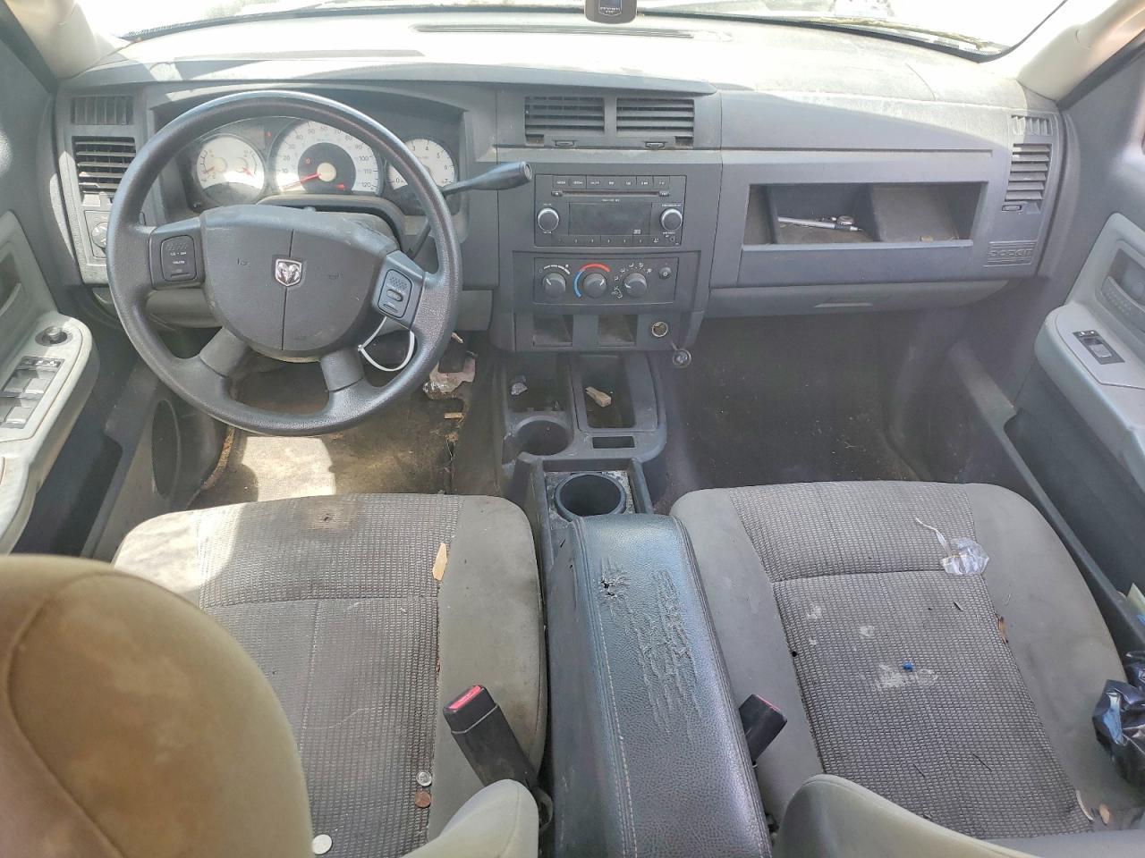 2011 DODGE Dakota