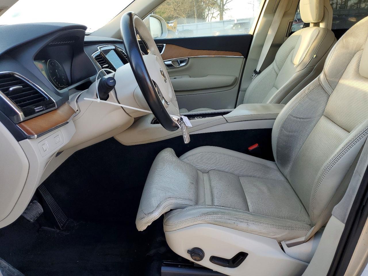 2018 VOLVO XC90