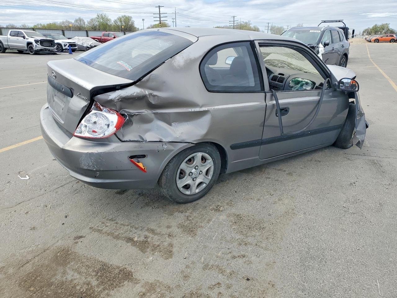 2004 HYUNDAI ACCENT