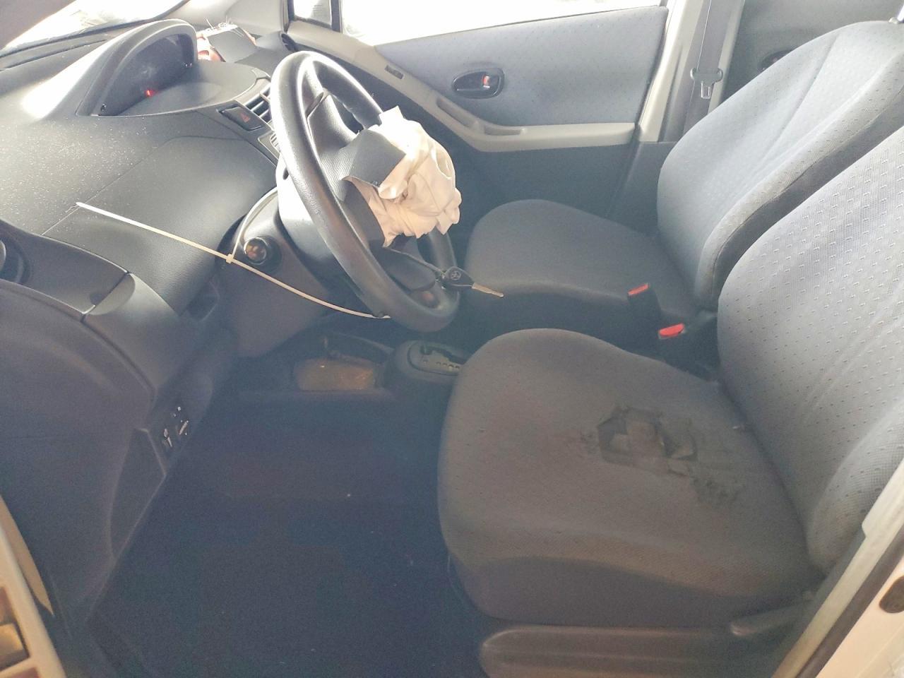 2011 TOYOTA YARIS