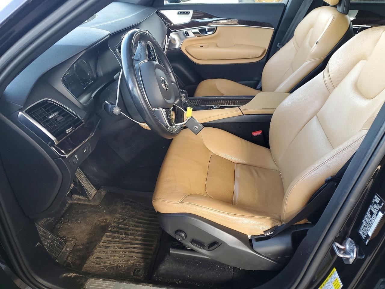 2016 VOLVO XC90