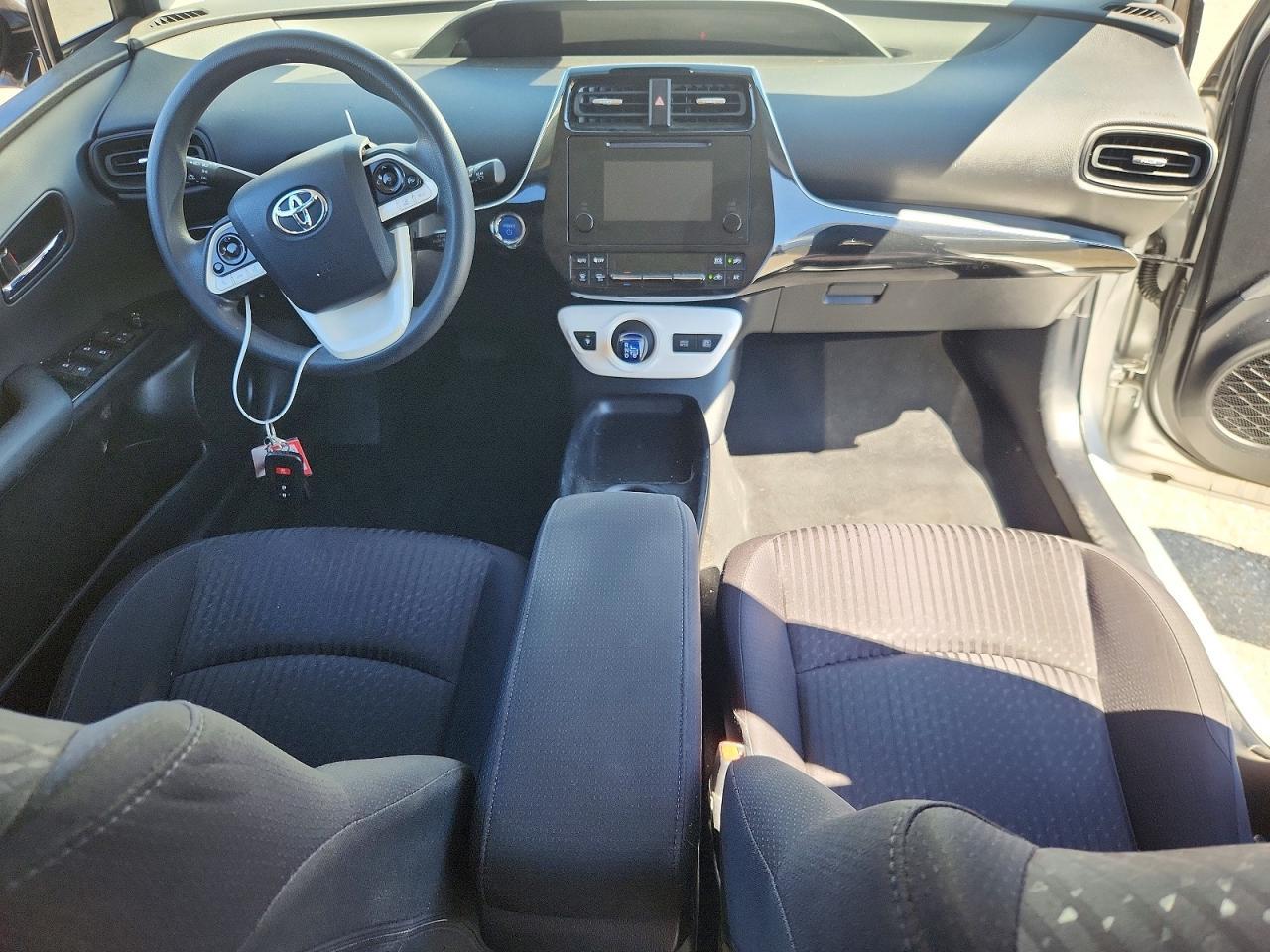 2017 TOYOTA PRIUS