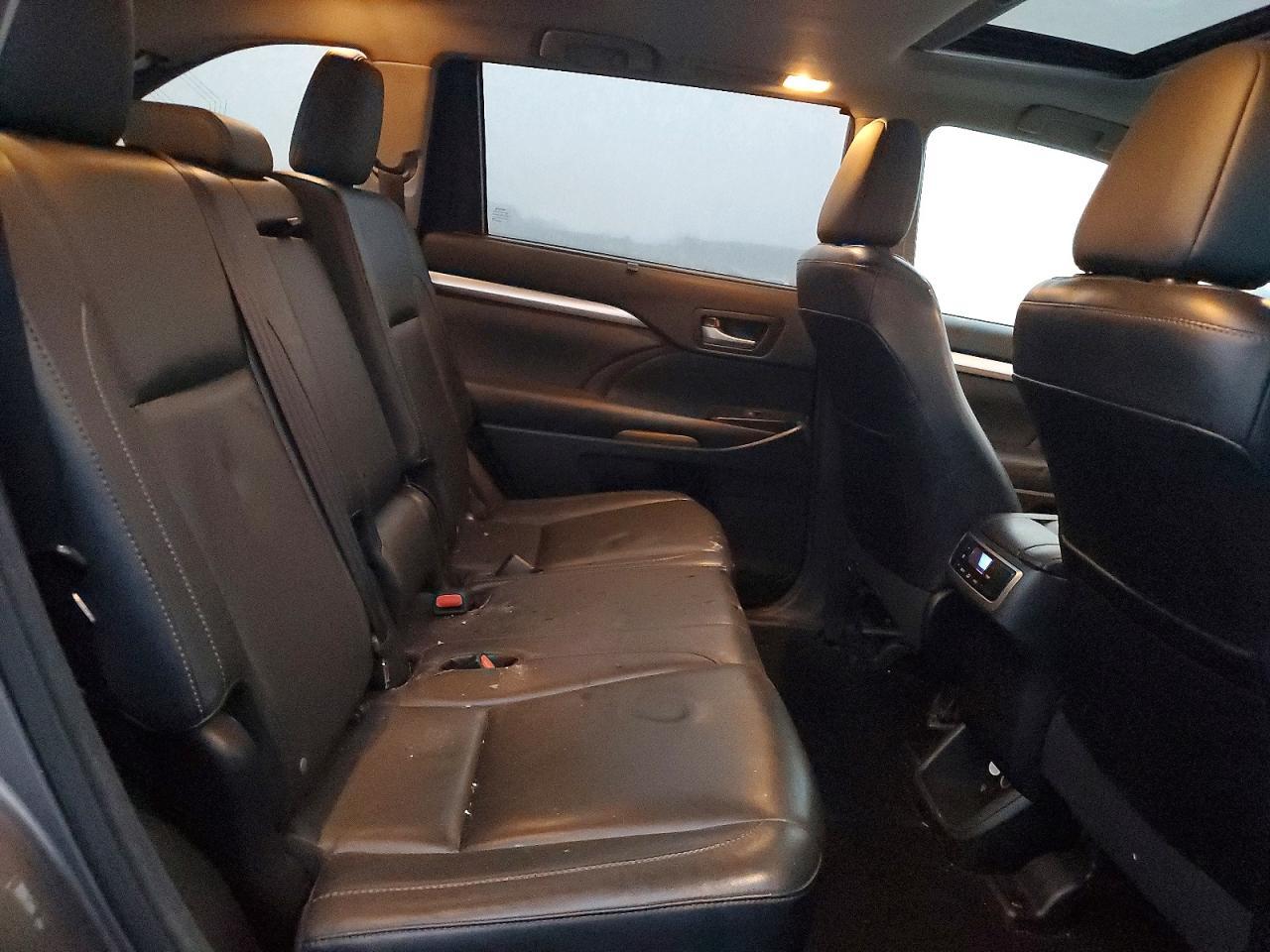 2015 TOYOTA HIGHLANDER