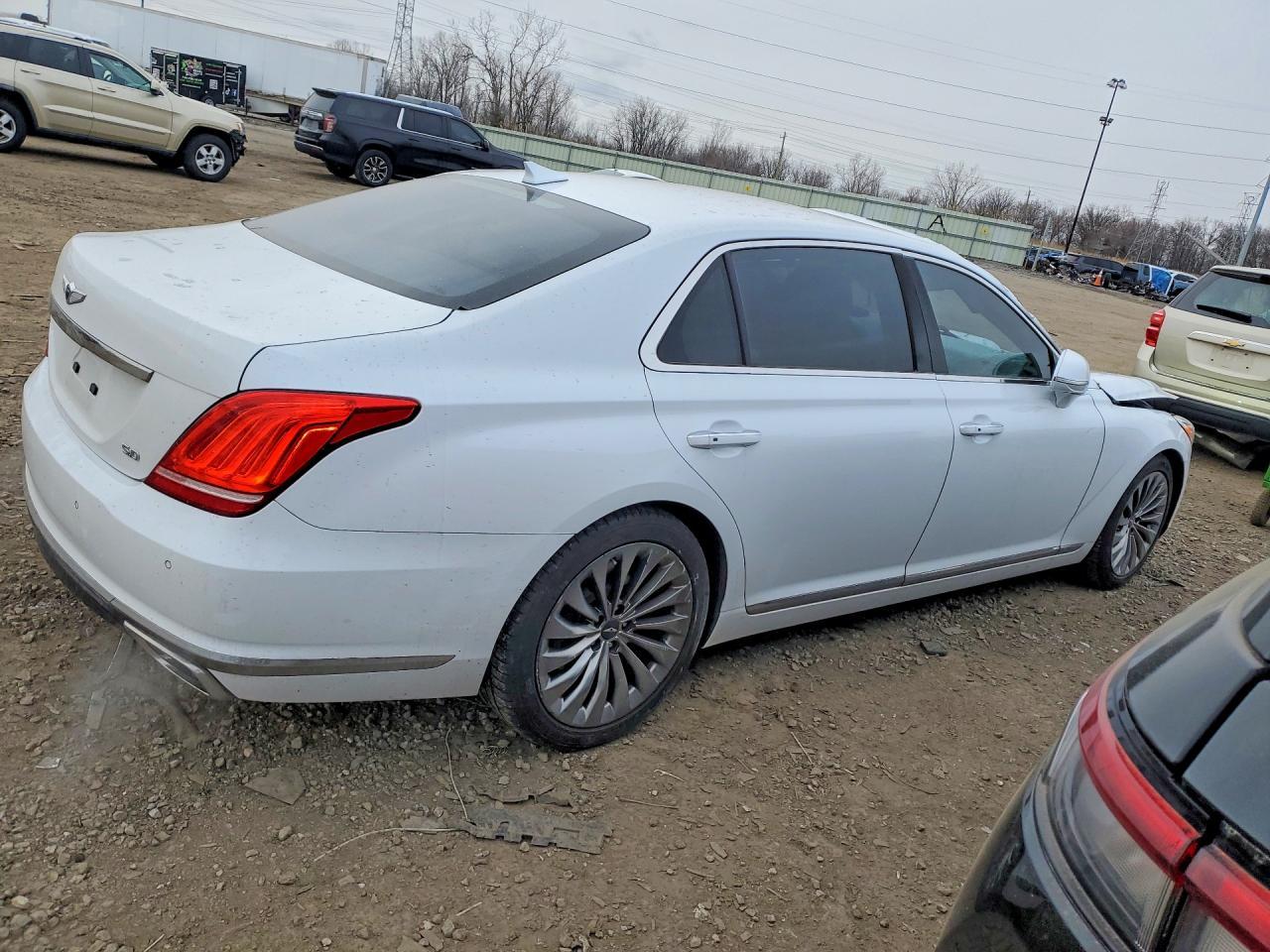 2017 GENESIS G90