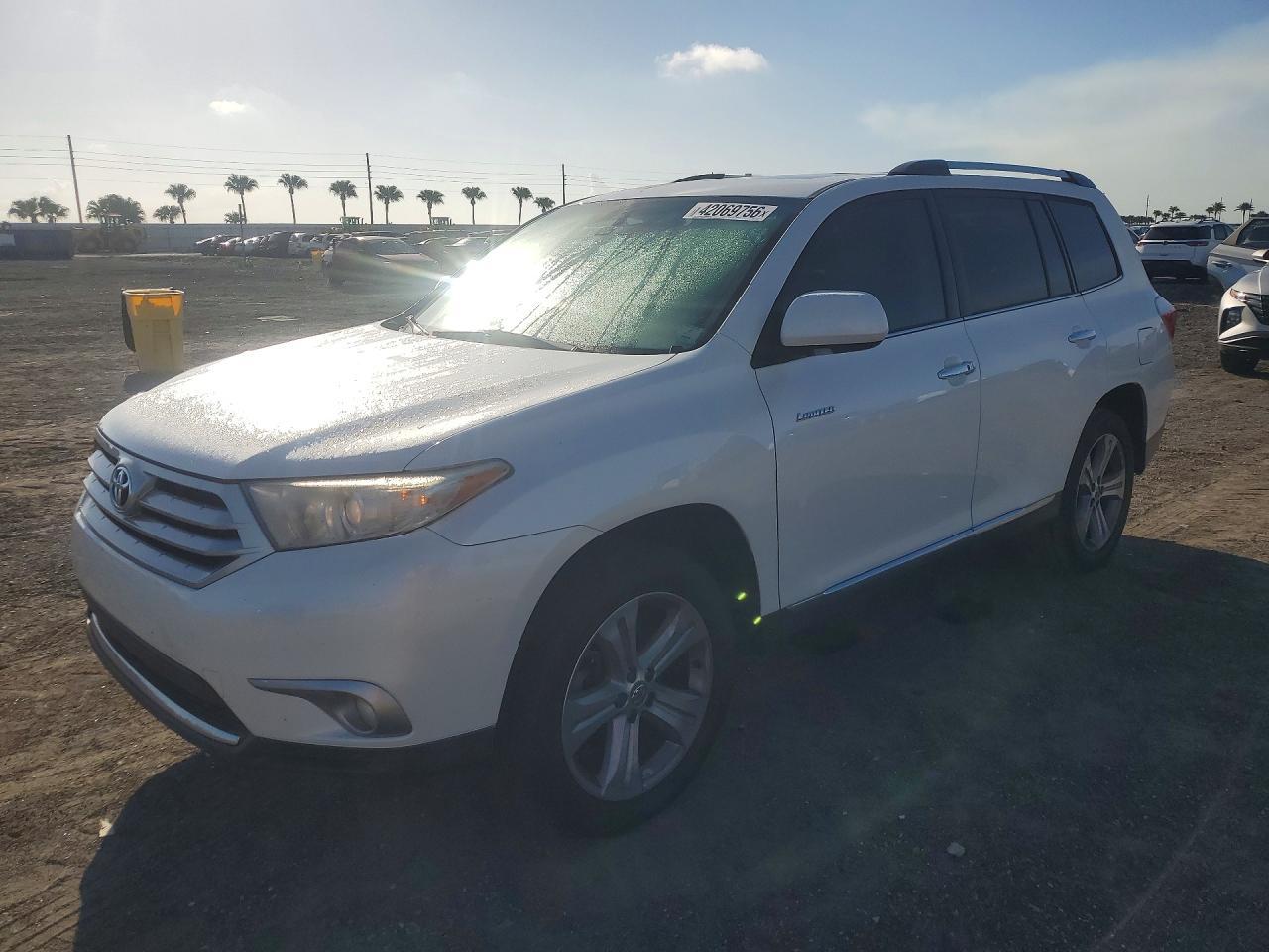 2013 TOYOTA HIGHLANDER