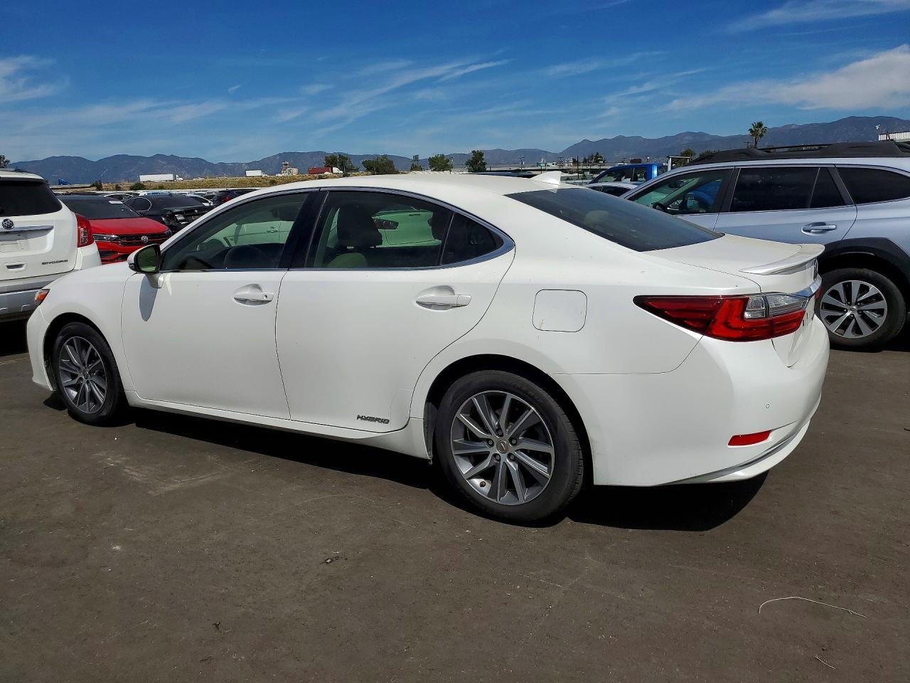 2016 LEXUS ES 300H