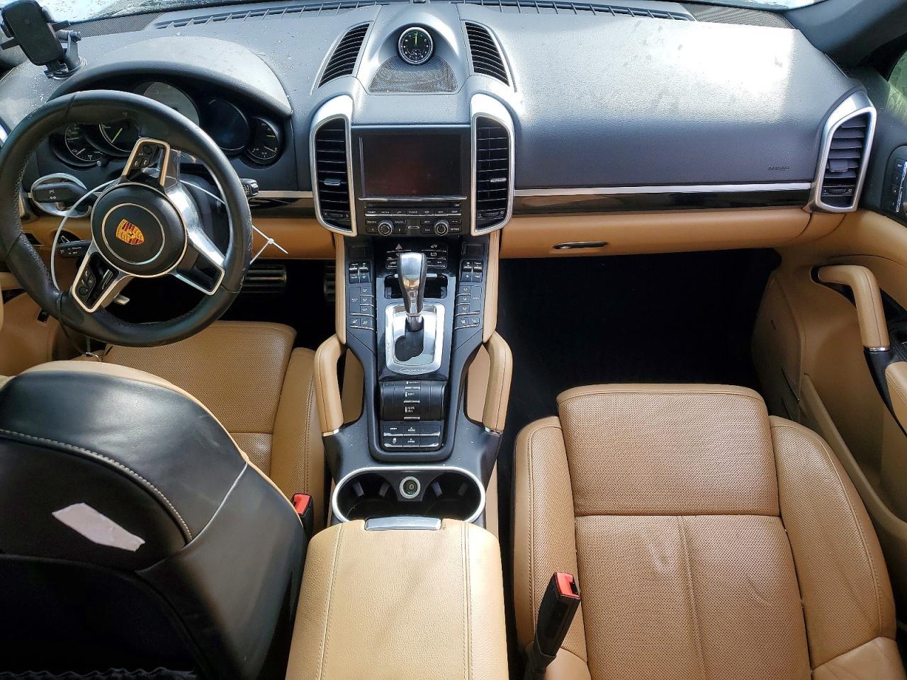2016 PORSCHE CAYENNE