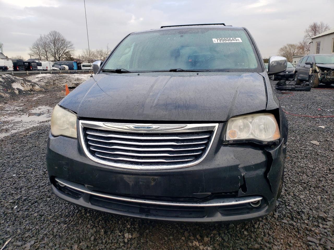 2012 CHRYSLER Town & Country