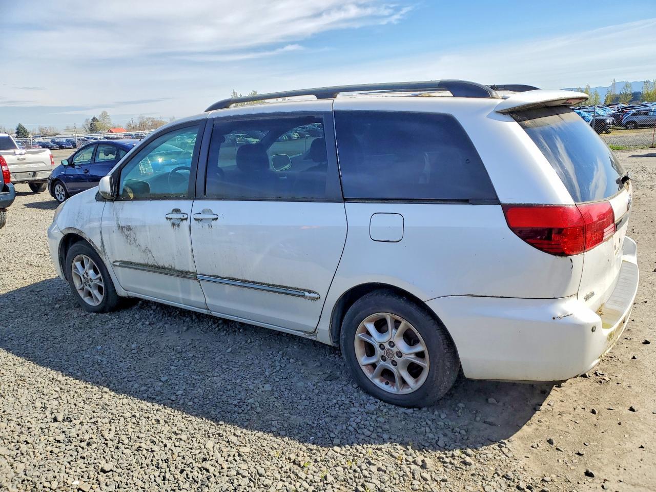 2004 TOYOTA SIENNA