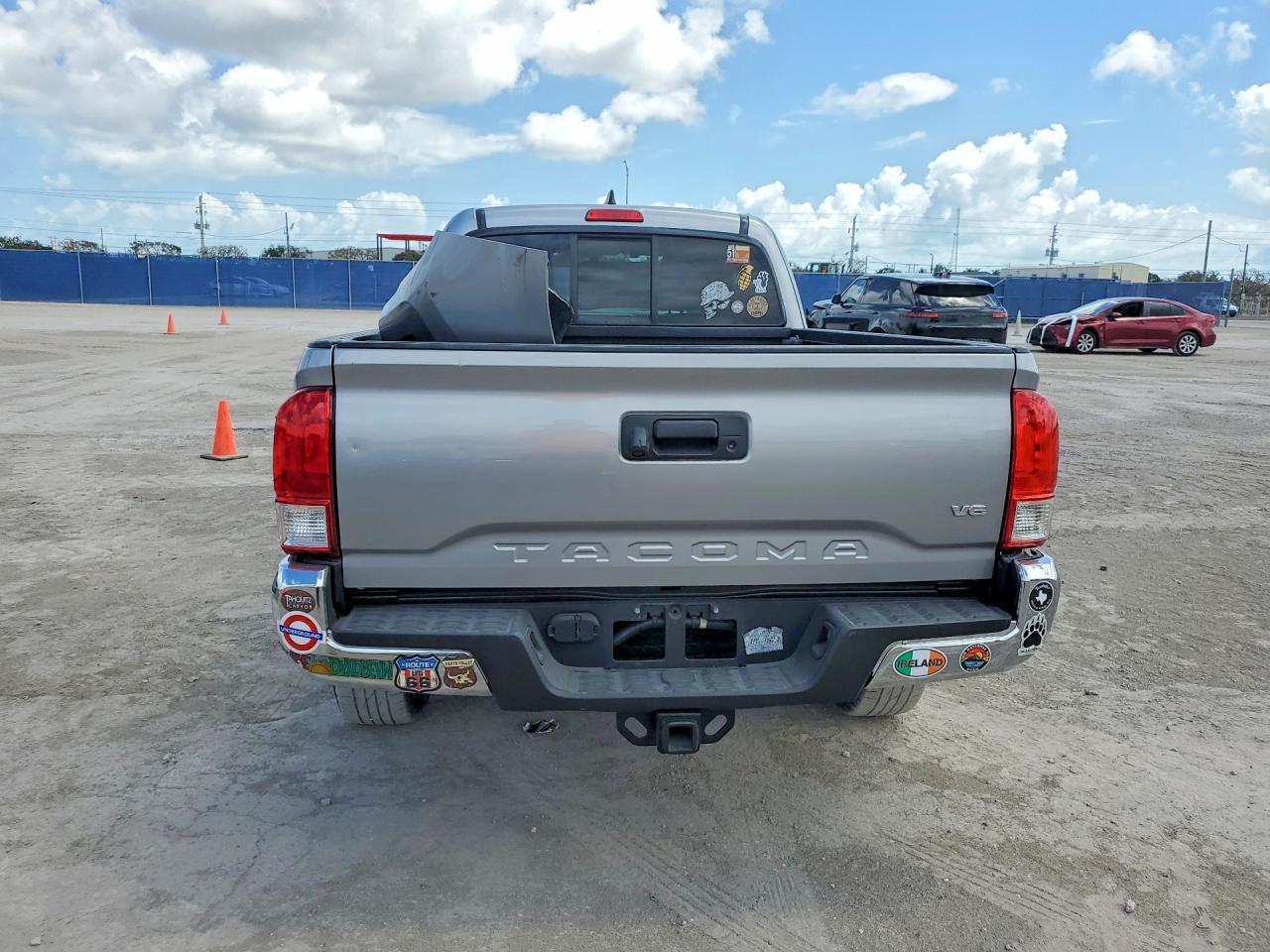 2016 TOYOTA TACOMA