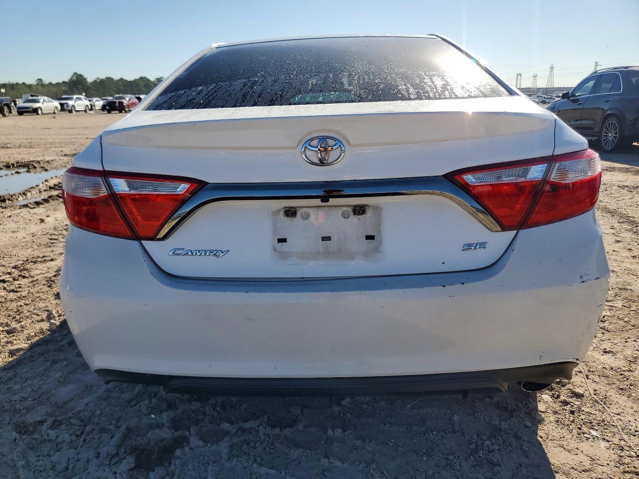 2016 TOYOTA CAMRY
