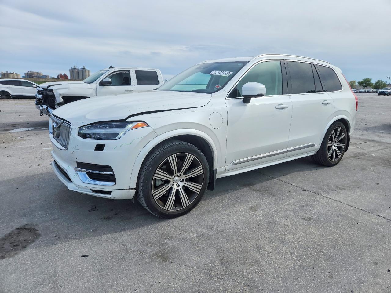 2020 VOLVO XC90