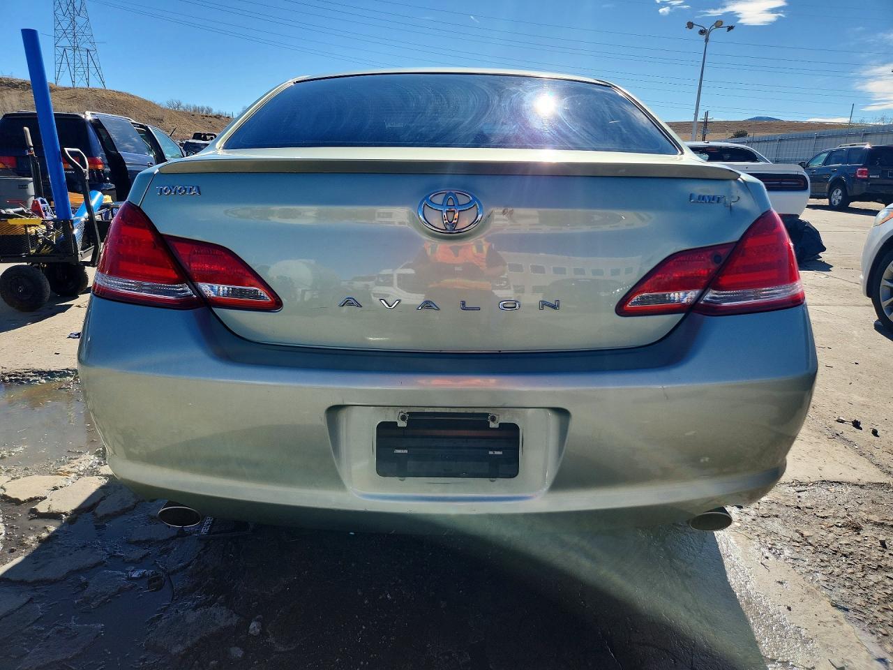 2006 TOYOTA Avalon