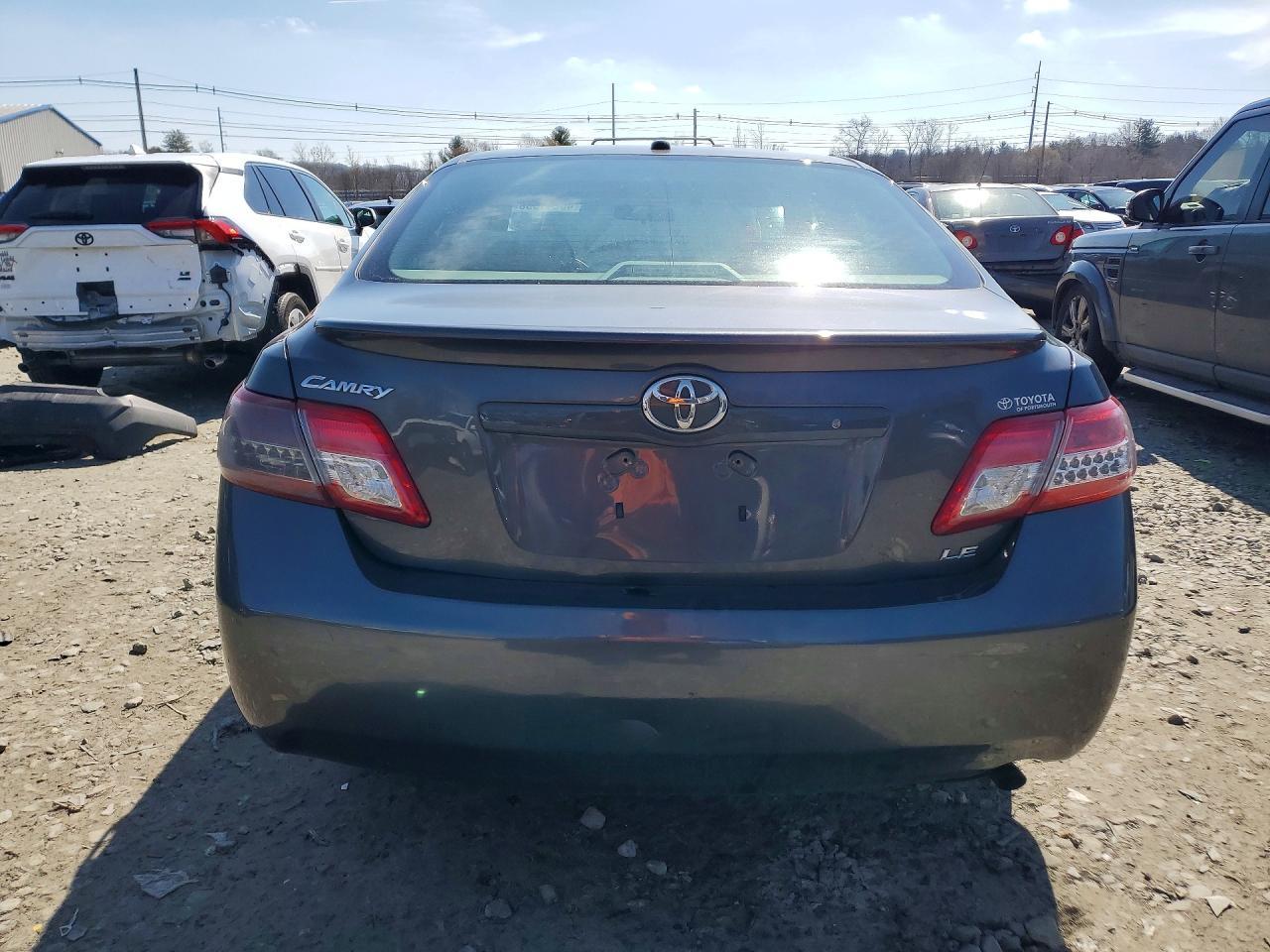2011 TOYOTA CAMRY