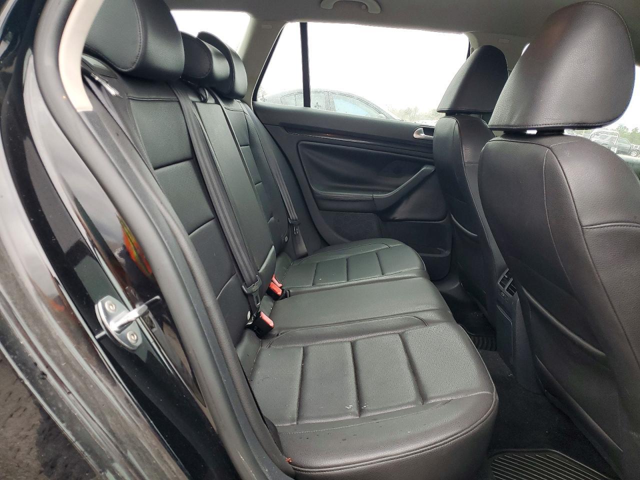 2011 VOLKSWAGEN JETTA