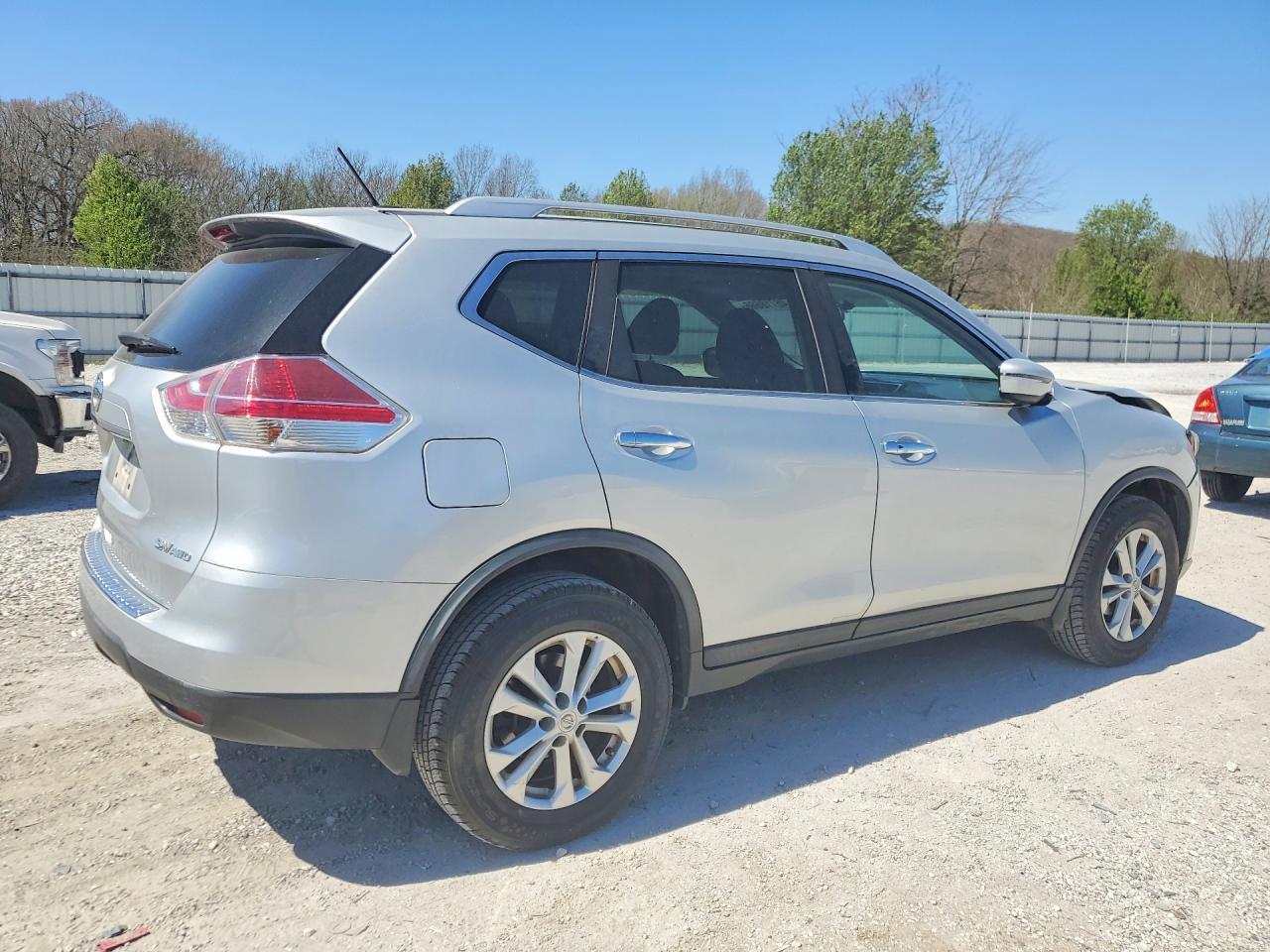 2016 NISSAN ROGUE