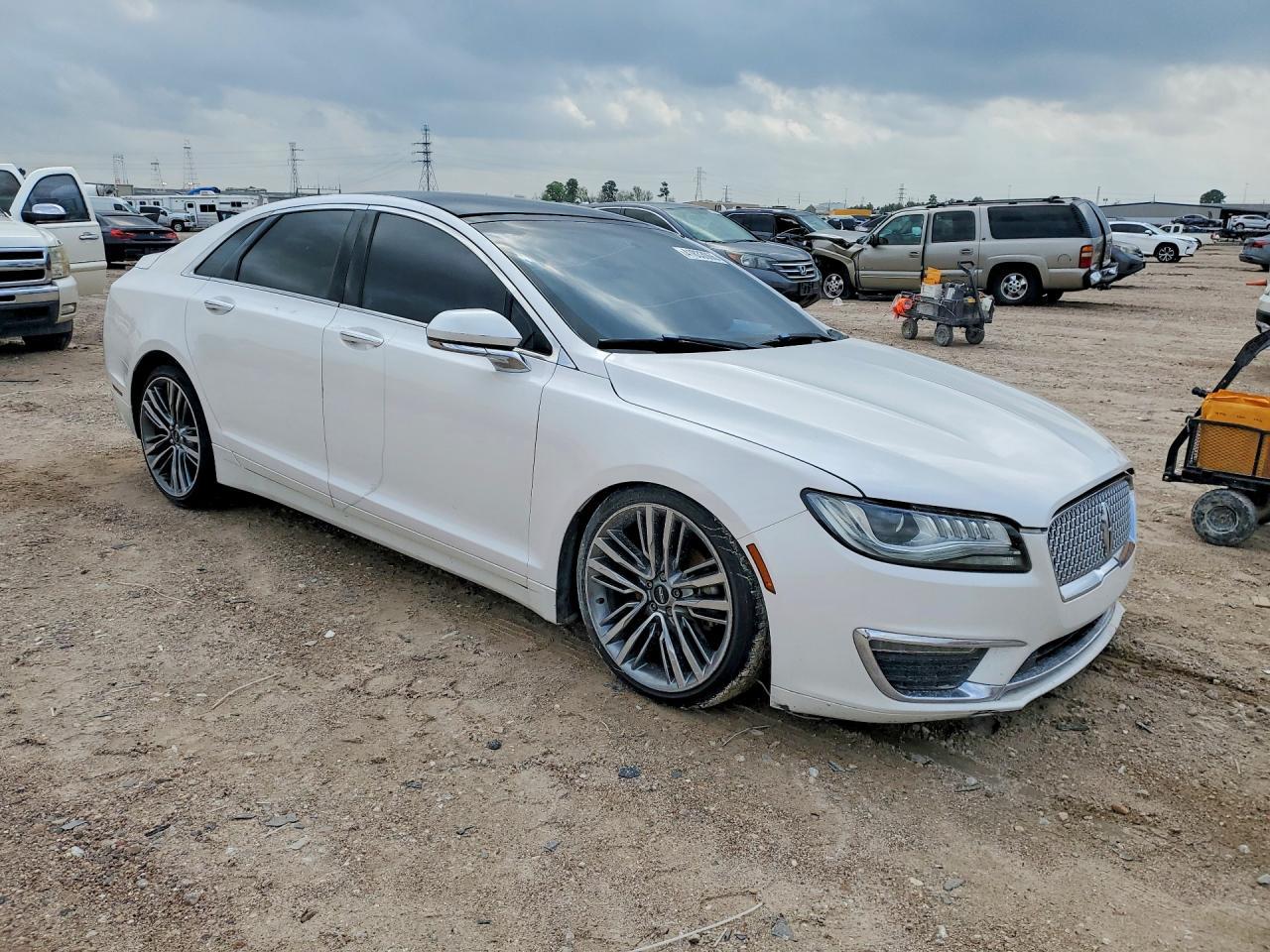 2017 LINCOLN MKZ