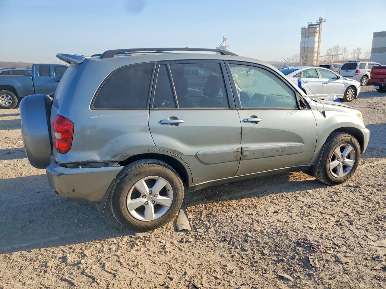 2004 TOYOTA RAV4