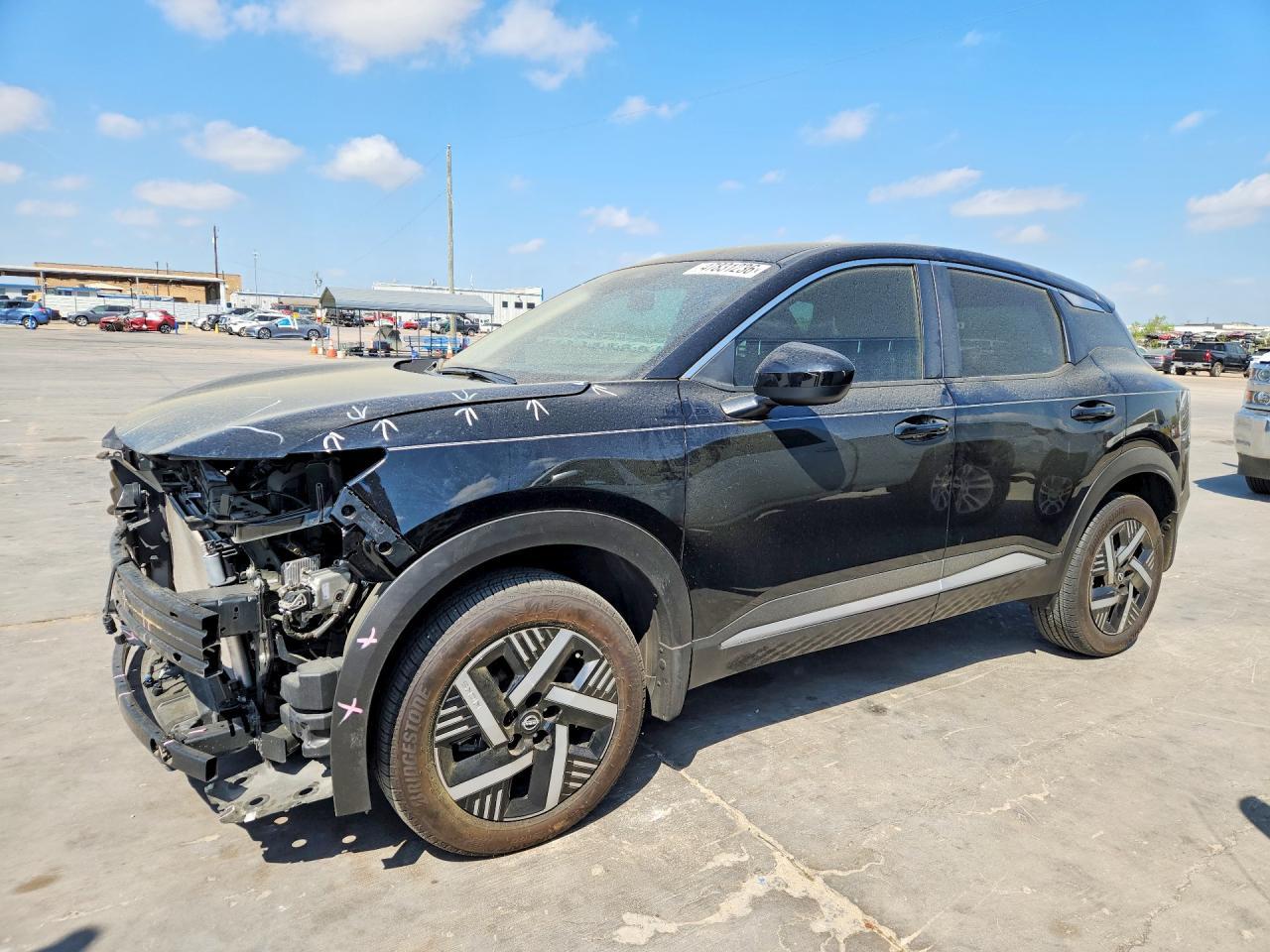 2025 NISSAN KICKS