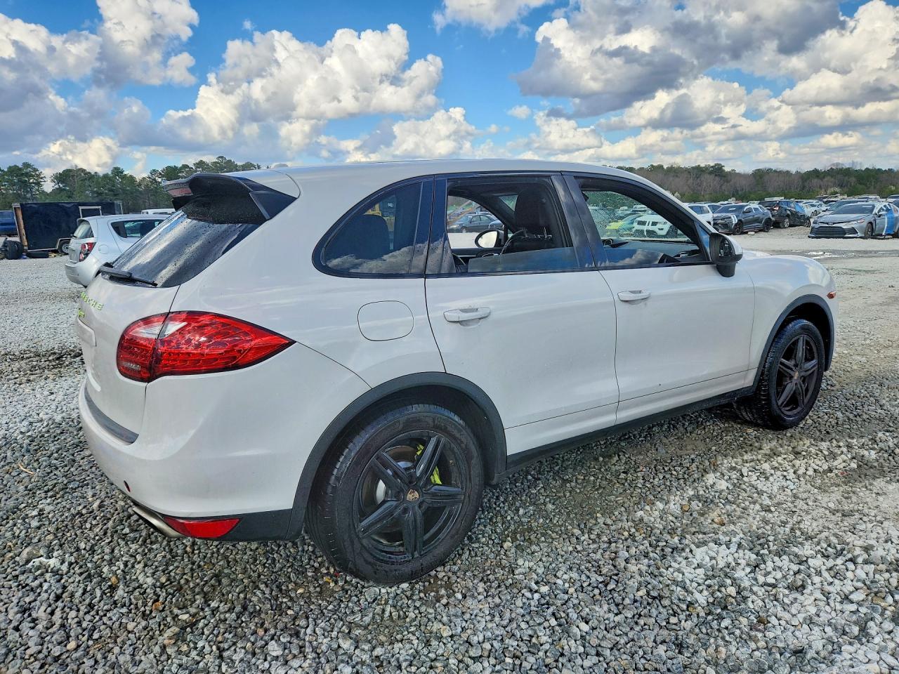 2014 PORSCHE CAYENNE