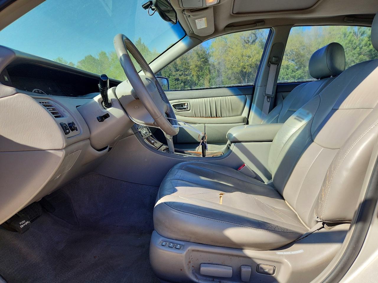 2001 TOYOTA Avalon