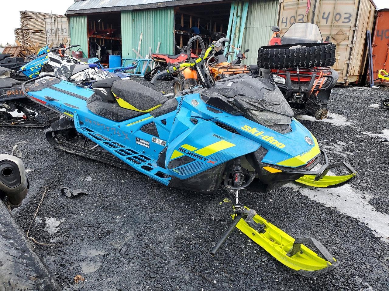 2018 SKI-DOO Summit X 850