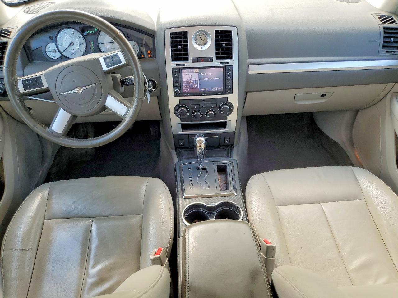 2010 CHRYSLER 300