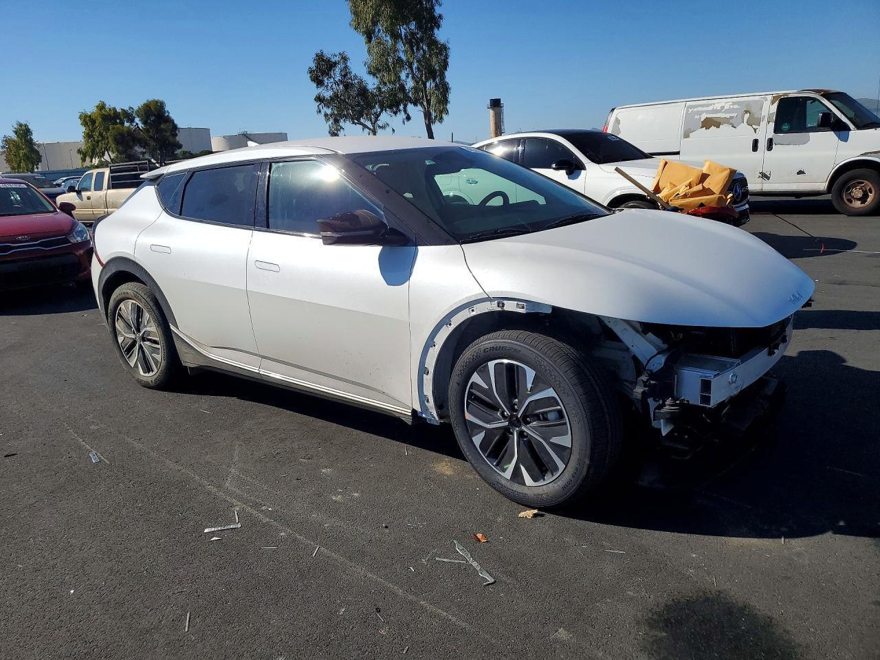 2023 KIA EV6