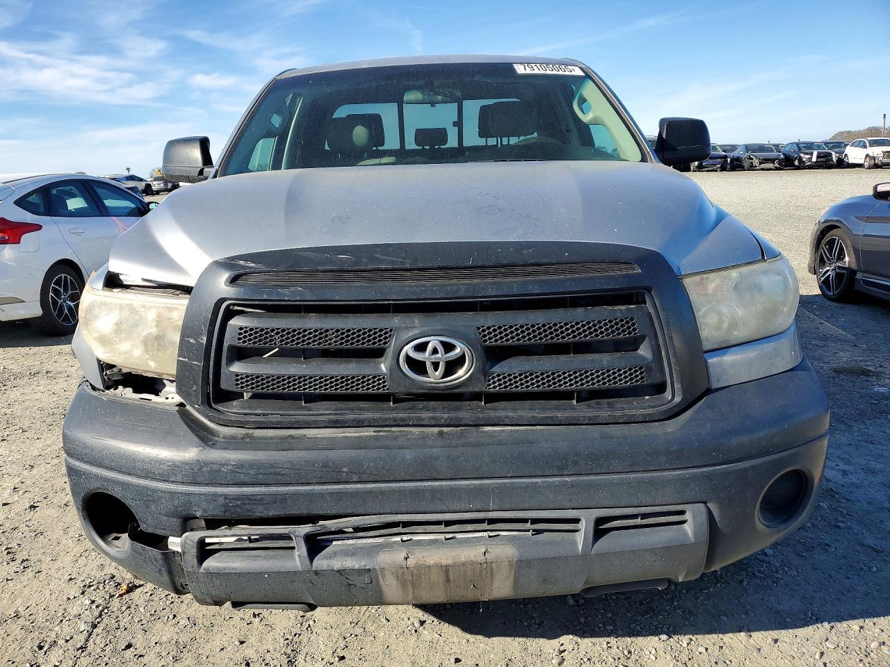 2011 TOYOTA TUNDRA