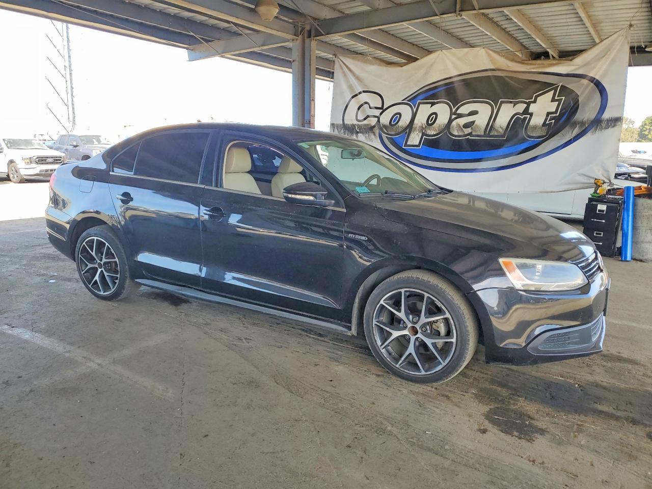 2013 VOLKSWAGEN JETTA