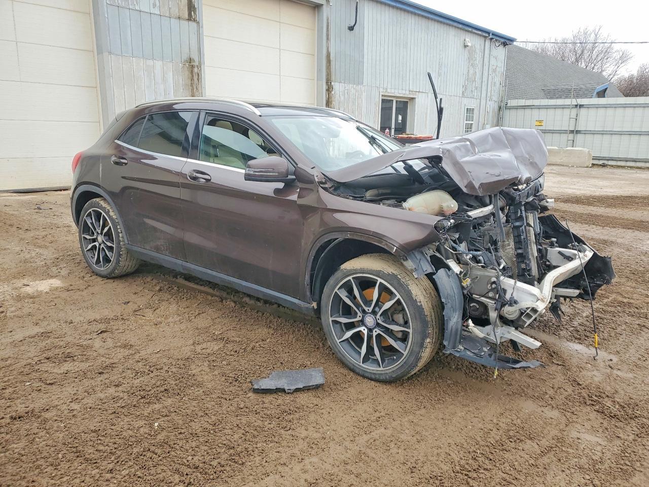 2015 MERCEDES-BENZ GLA-Class