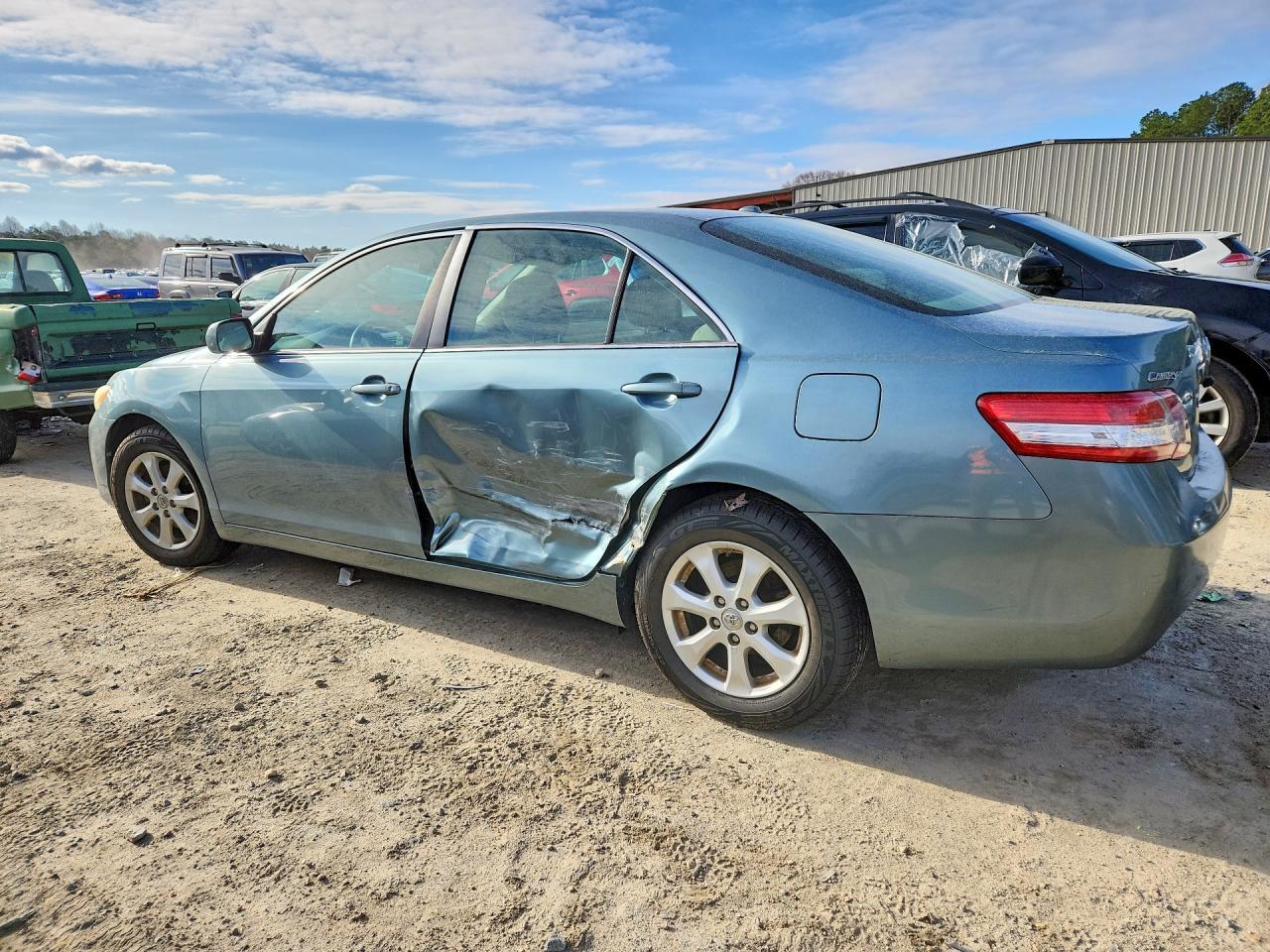 2011 TOYOTA CAMRY