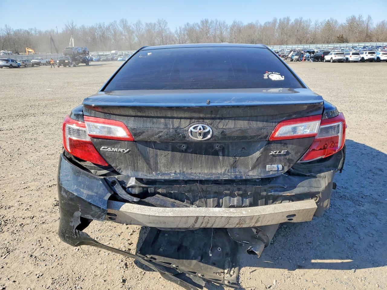 2014 TOYOTA CAMRY