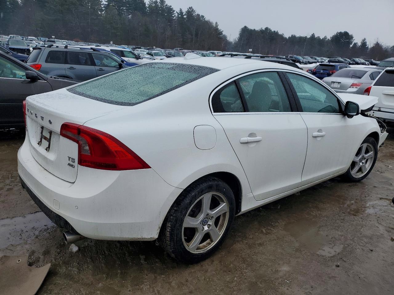 2013 VOLVO S60