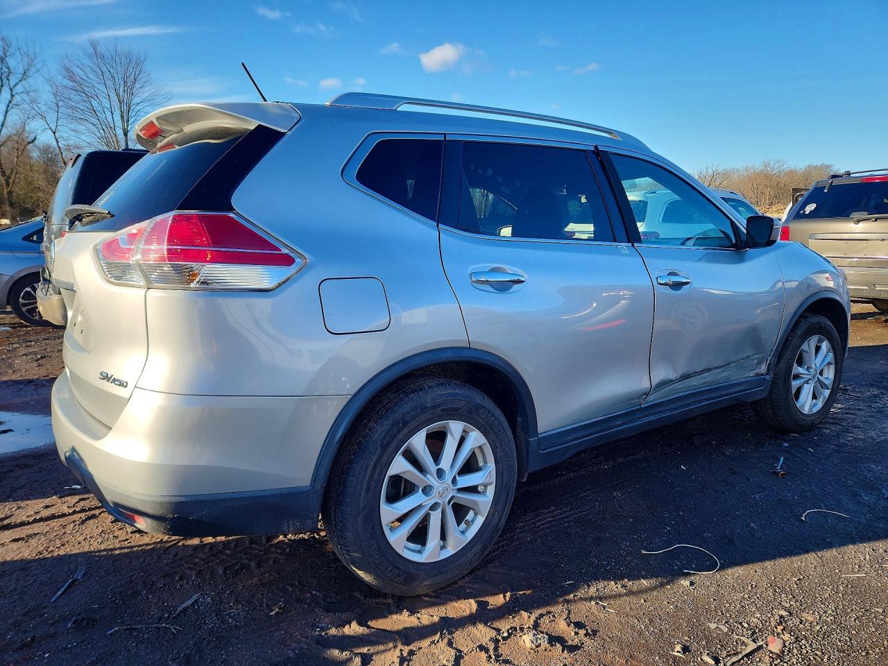 2015 NISSAN ROGUE