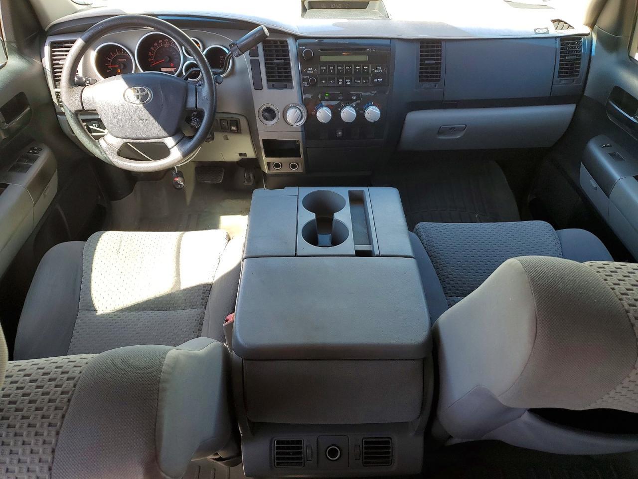 2011 TOYOTA TUNDRA