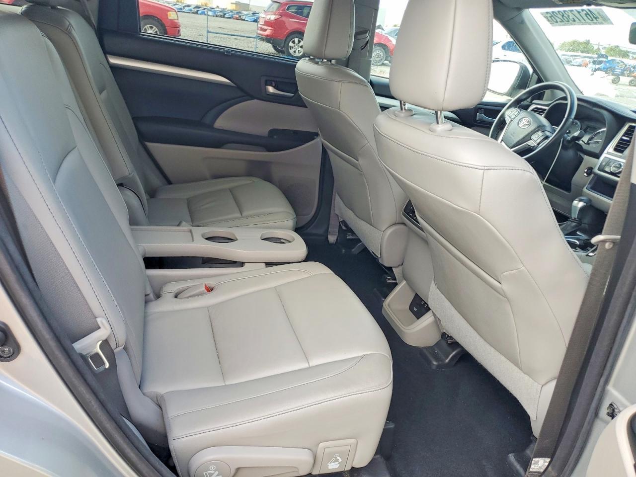 2017 TOYOTA HIGHLANDER