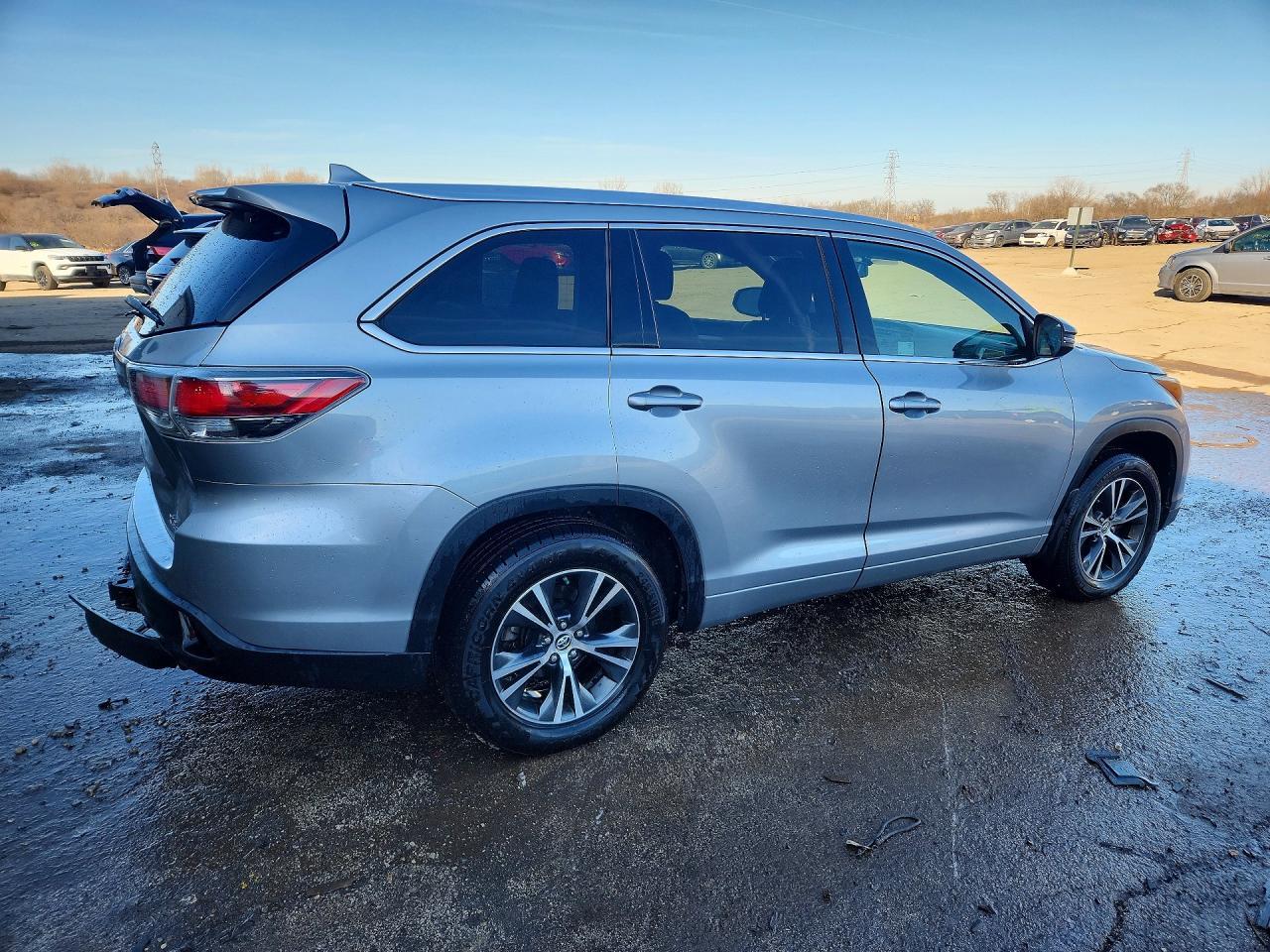 2016 TOYOTA HIGHLANDER