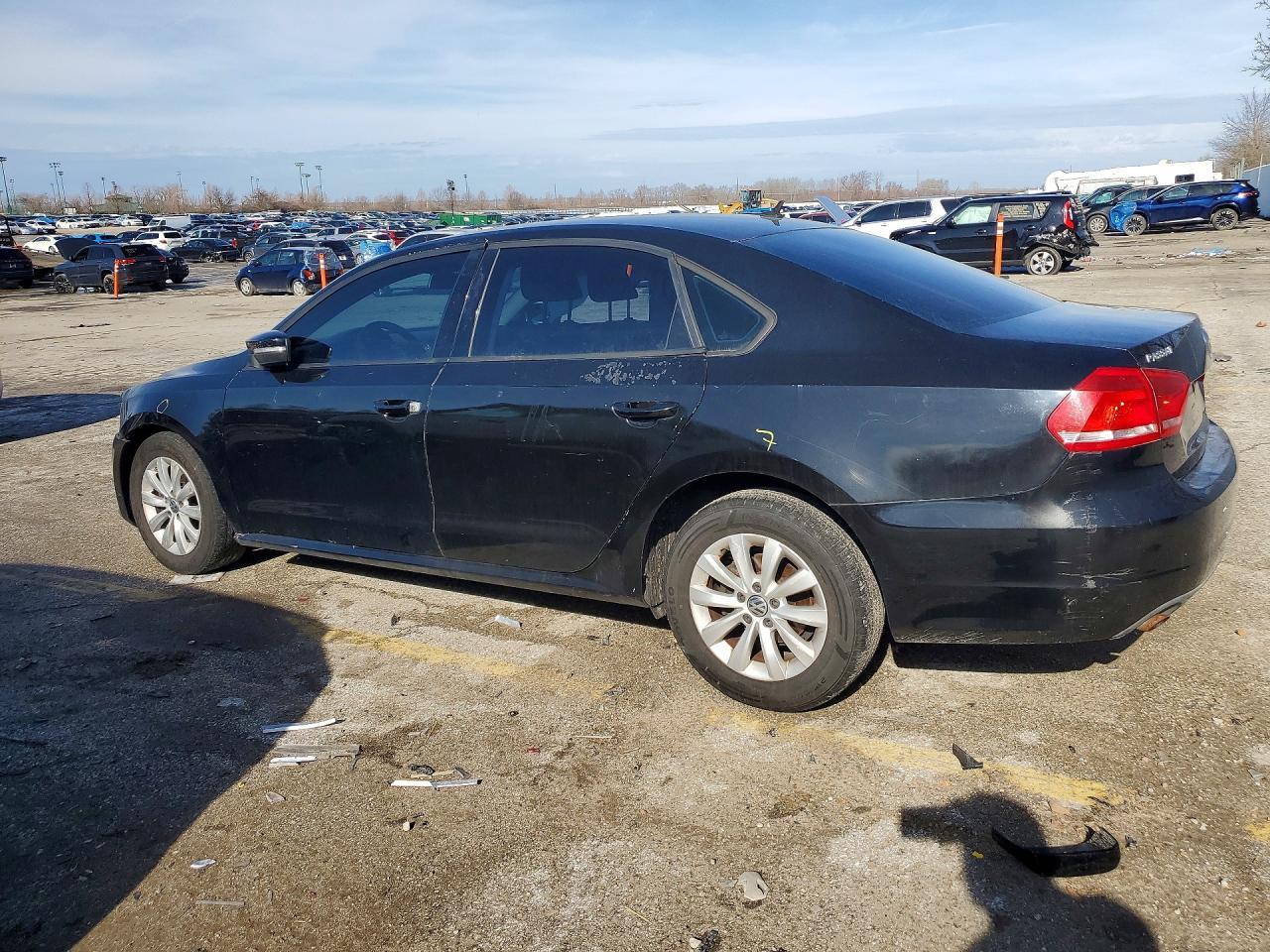 2013 VOLKSWAGEN Passat