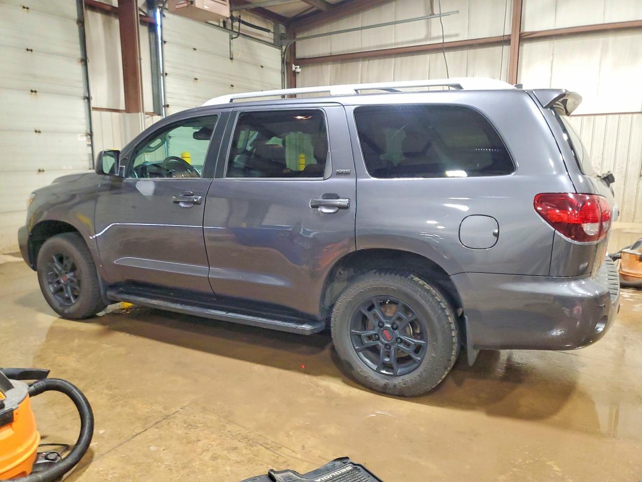2020 TOYOTA Sequoia