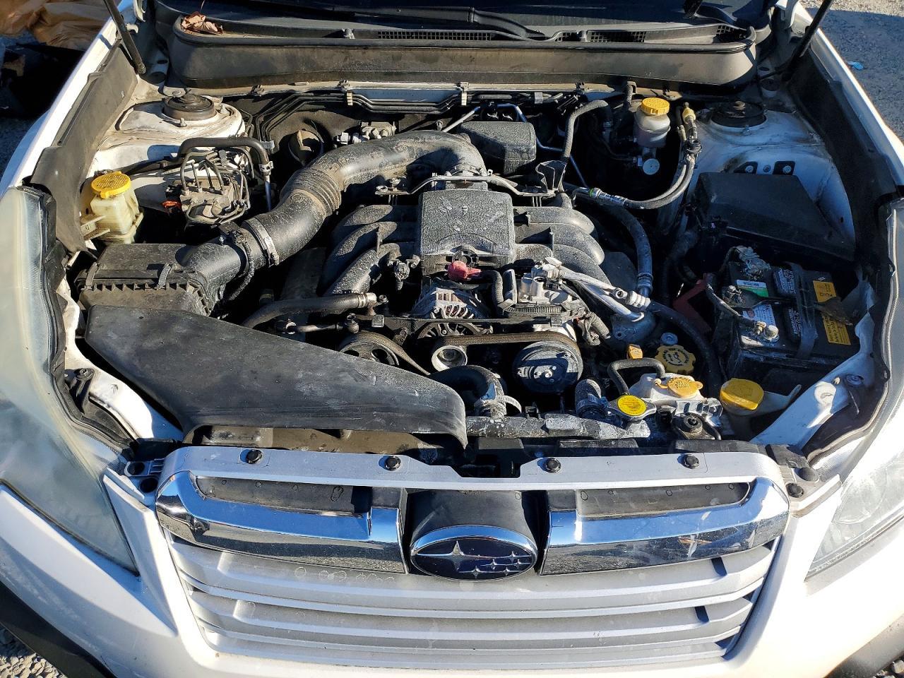 2013 SUBARU Outback