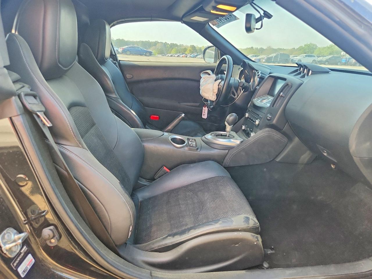 2012 NISSAN 370Z