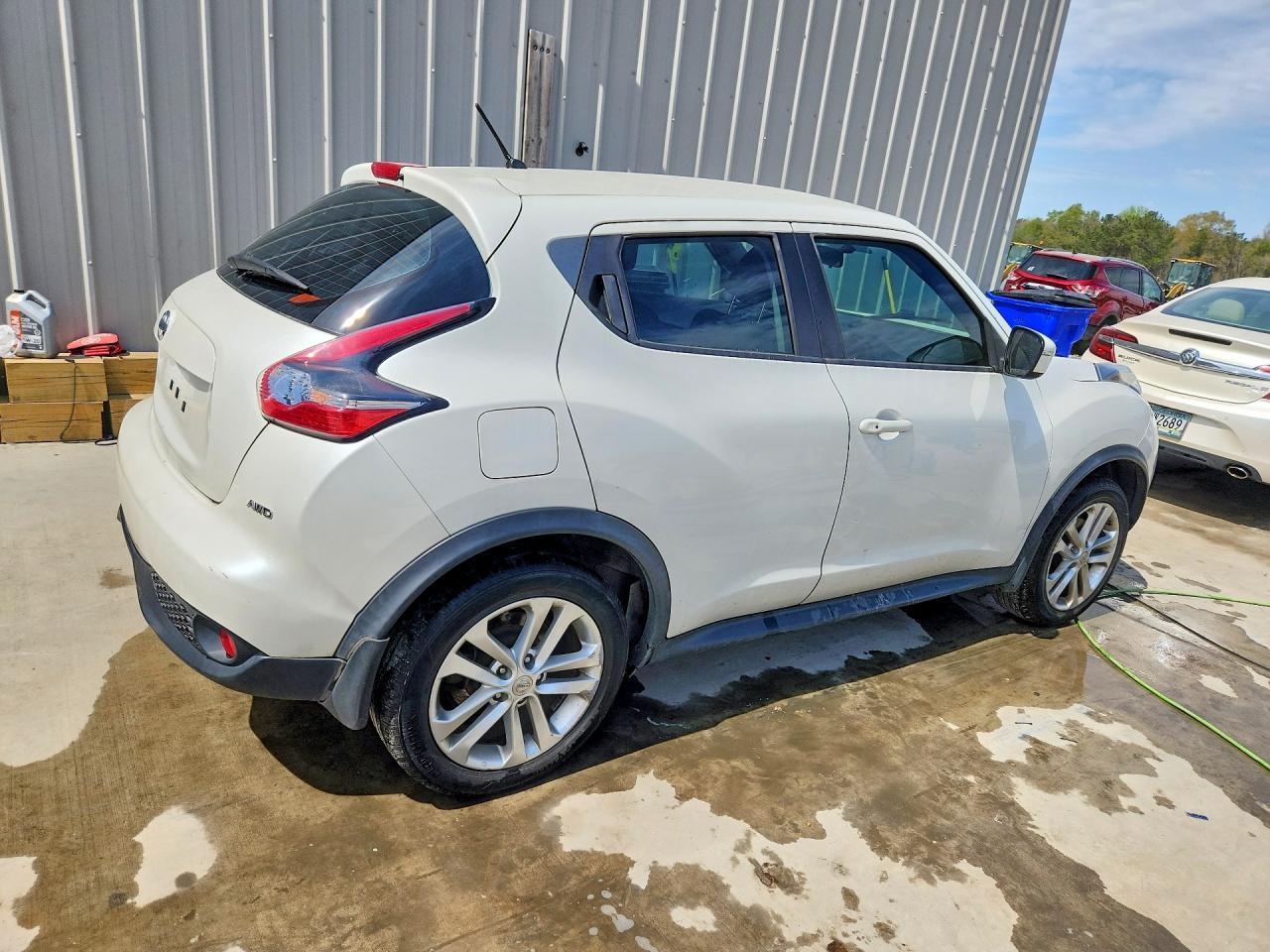 2015 NISSAN Juke