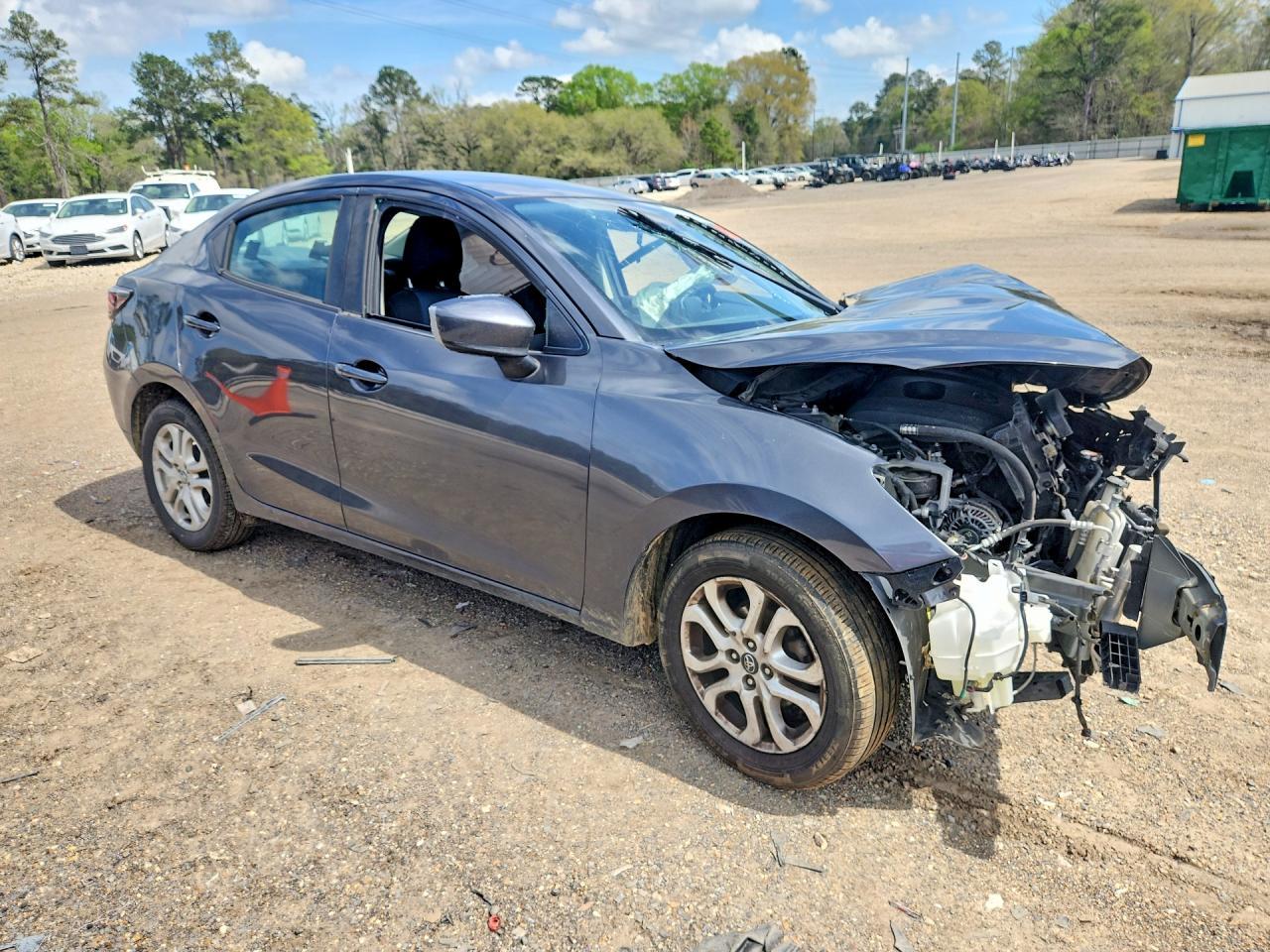 2017 TOYOTA YARIS