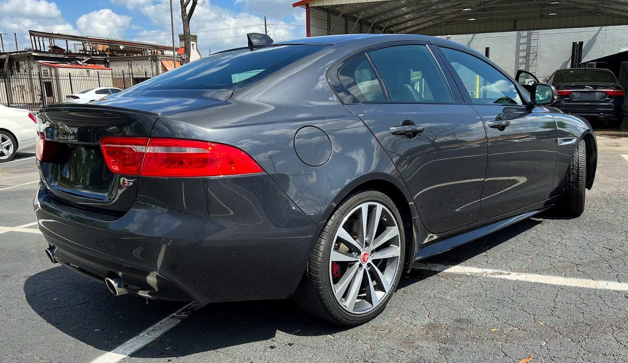 2019 JAGUAR XE